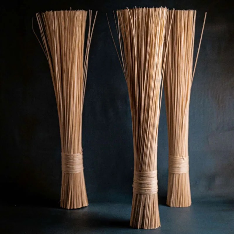 Manojo TING TING – Fibra de palma natural blanqueada (60 cm)