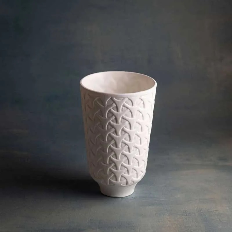 Jarrón IRMA de porcelana bone china hecho a mano