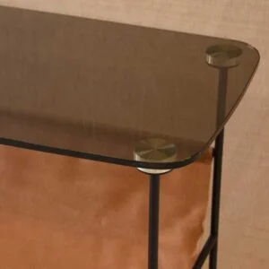 Side table with magazine rack