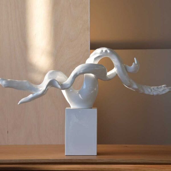 Escultura abstracta cerámica rama blanco