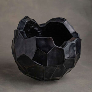 RADICA ROCHER Planter – Black Shell Inlay Sphere Planter